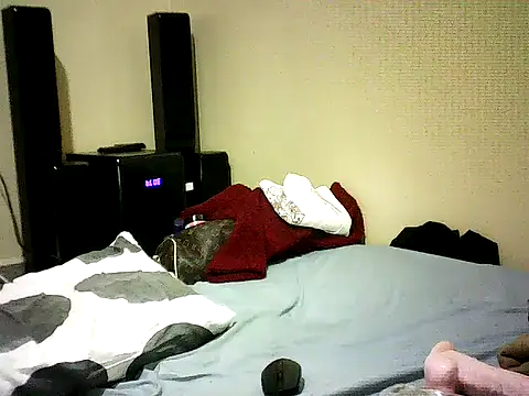 cutefox_ebony webcam
