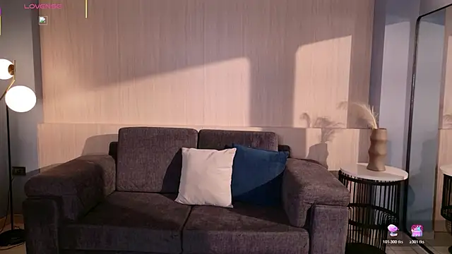 Watch VeronicaBlue live on EroticFlix - High definition streams