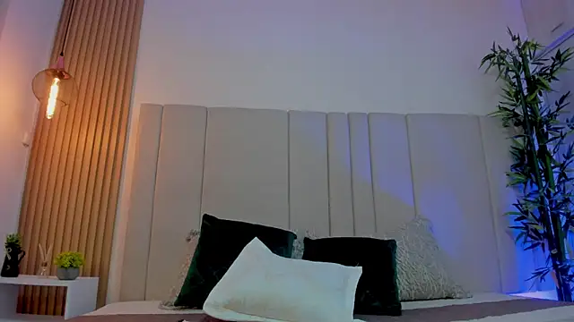 Victoria_Rosee webcam