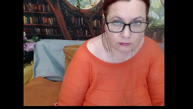 PlayfullMature webcam