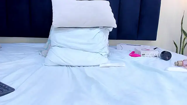 mayaevansmg webcam