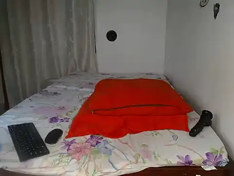 ZoeTracy webcam