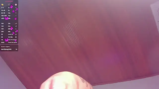 elodie_walker live cam on StripChat