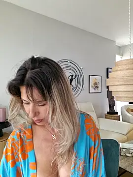 CelynaRoss webcam