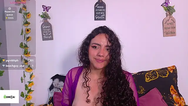 emiily_curly webcam