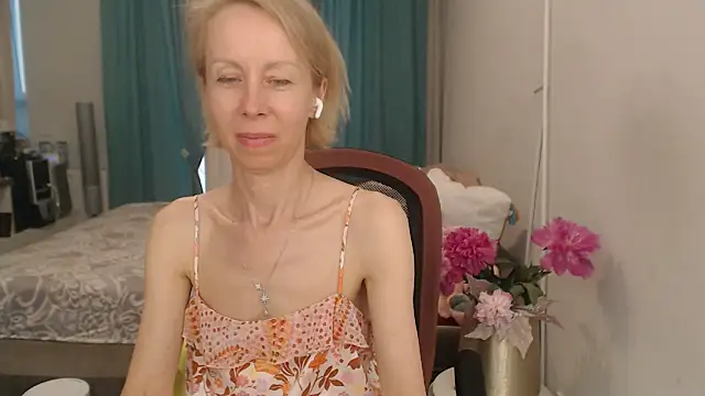 LuxuryNika webcam