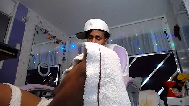 Santy_bigcock_01