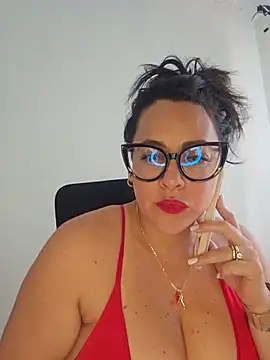 Watch Nicoleefaith_ live on EroticFlix - High definition streams