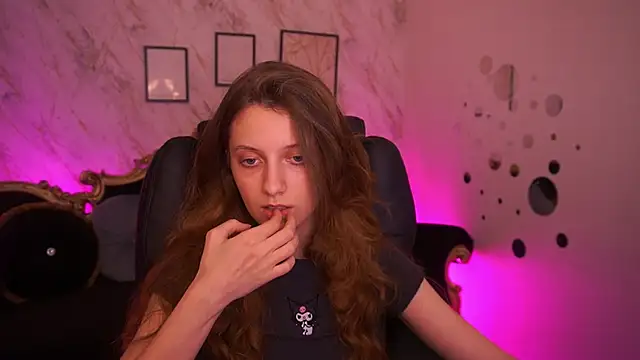 Watch CuteeFoxy live on EroticFlix - High definition streams