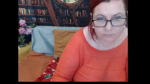 PlayfullMature webcam