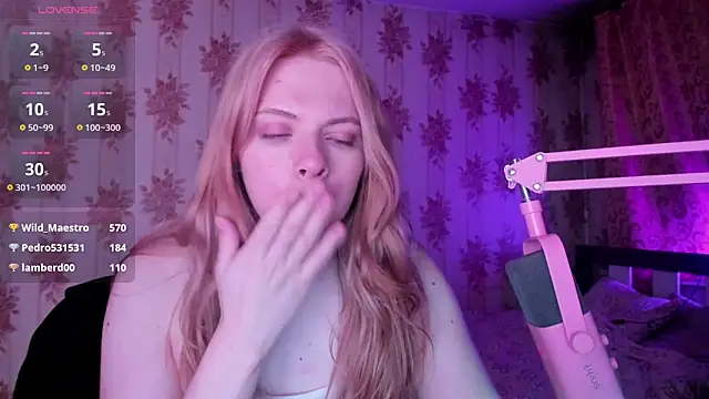 Cutie_Bambi webcam