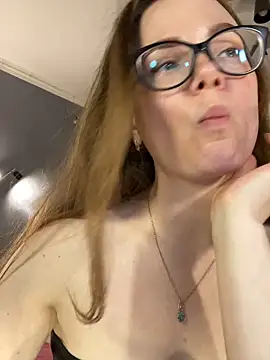 AngelaWhiti webcam