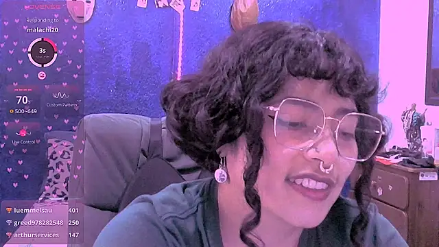 NinaYellow webcam
