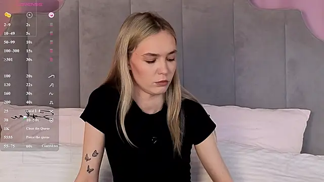 NikkiRyx webcam