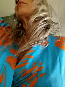 celynaross (Ask my age) - Squirt