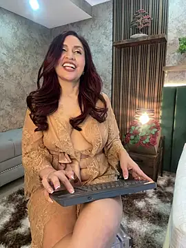 Watch MonicaMoret live on EroticFlix - High definition streams