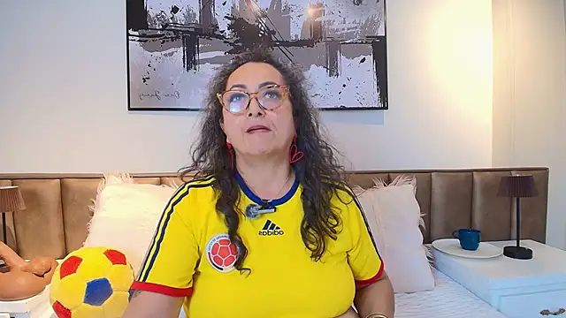 AlessandraLeroy webcam
