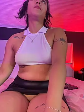 BellaFernandez__ webcam