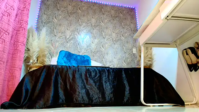 miss_rouss22_ webcam