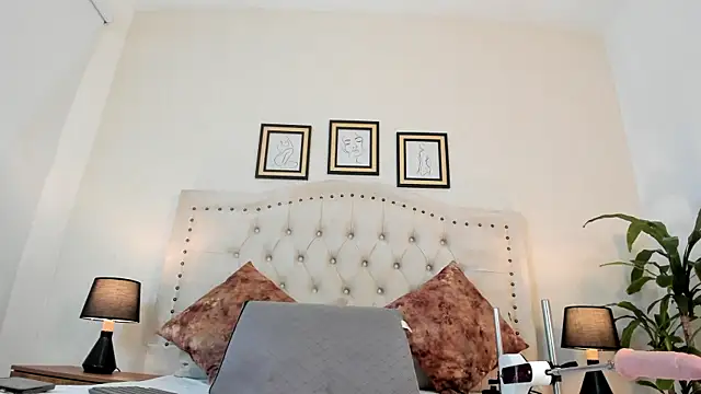 natasha_moreno webcam