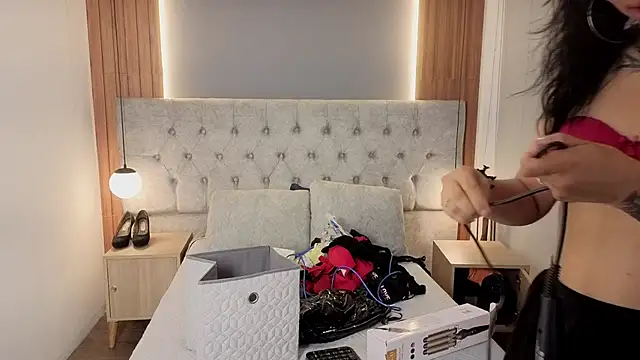 LiaMonroee_ webcam