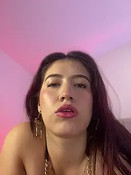 brunnetari_ (F young) - open pussy close up