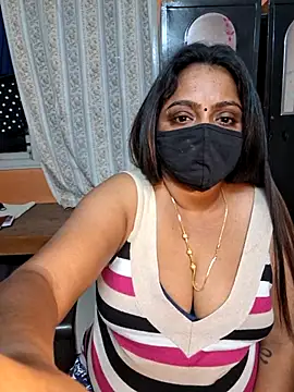 queendivya (F milf) - Booms