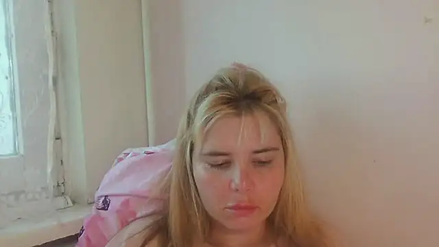 HornyElena webcam