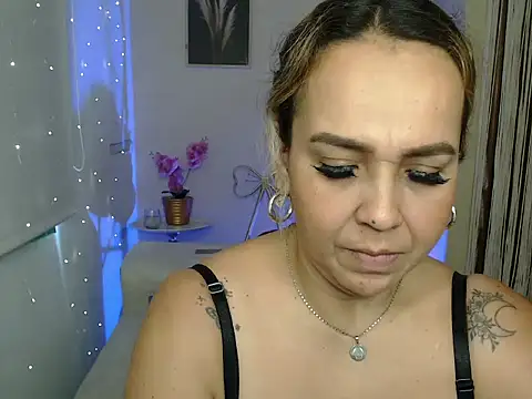 Aunty_milf webcam