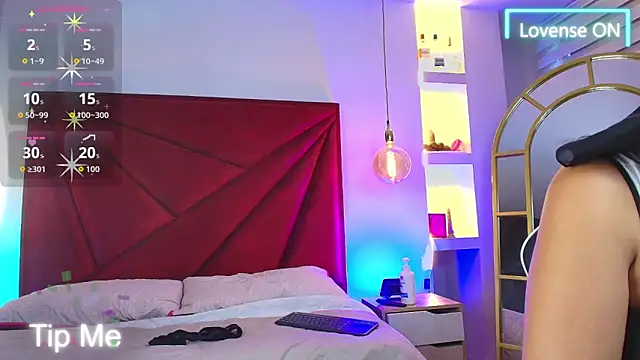 NahomiRoss webcam