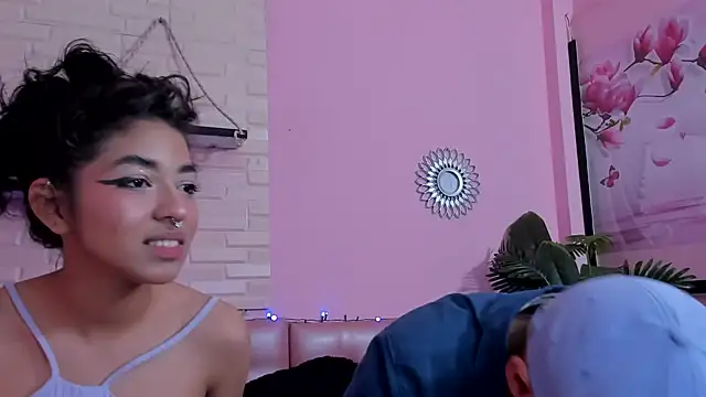 Aronandmoli69 webcam