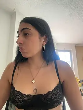 lily_rush (F teen) - Seductive oil massage on the buttocks