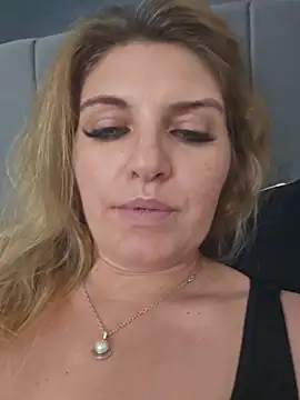 Watch I_amBianca live on EroticFlix - High definition streams