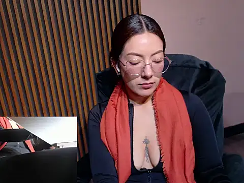 MissOffice_ webcam
