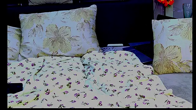 CuteMika webcam