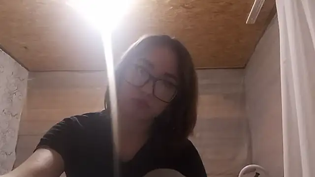OliviaMoment webcam
