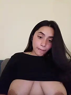 Watch ANDREA-10_ live on EroticFlix - High definition streams