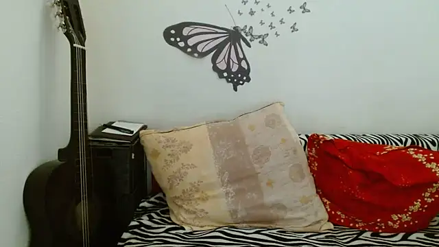LadyHellene webcam