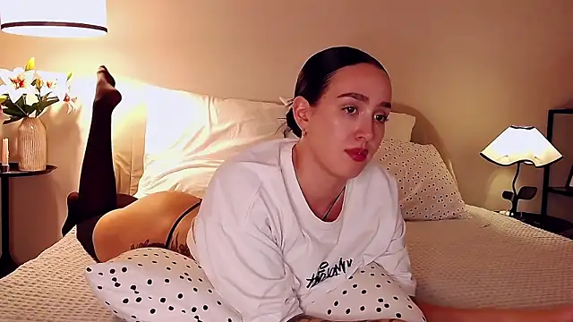KimKhallifa webcam