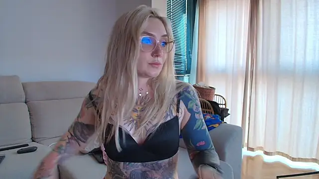 tattoobbgirl webcam