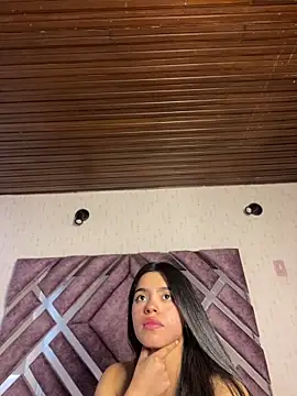 LunaMoore_Pink webcam