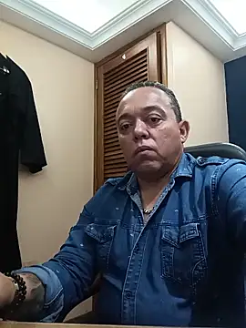 LawyerSilver_ webcam