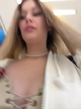 blonde_exe webcam