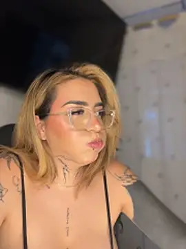 CarolQueen1_ webcam