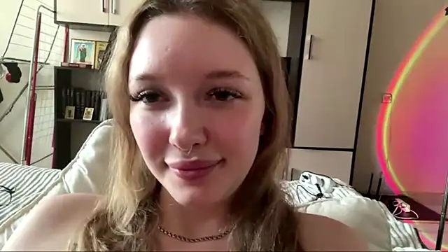 Elinthegreat webcam