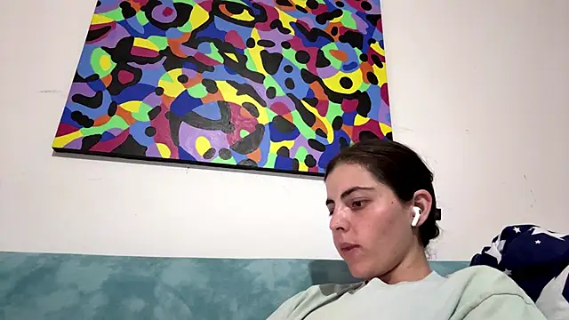 MarisaKomar webcam