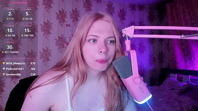 Cutie_Bambi webcam