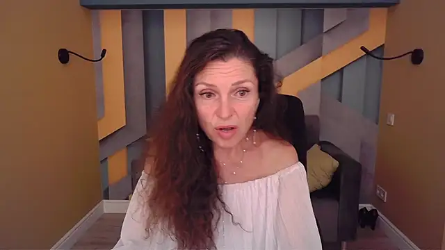 EllaLong webcam