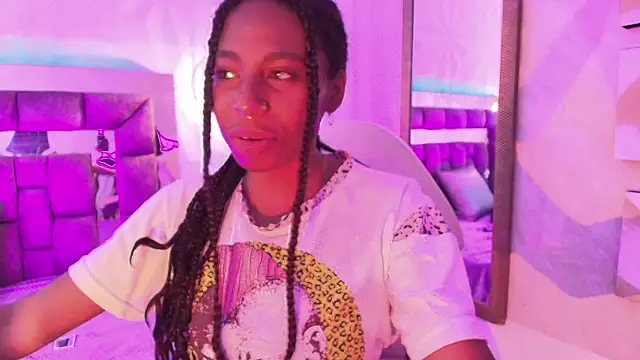 Queen_perla_ webcam