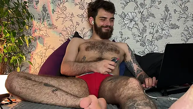 guynextfurr webcam